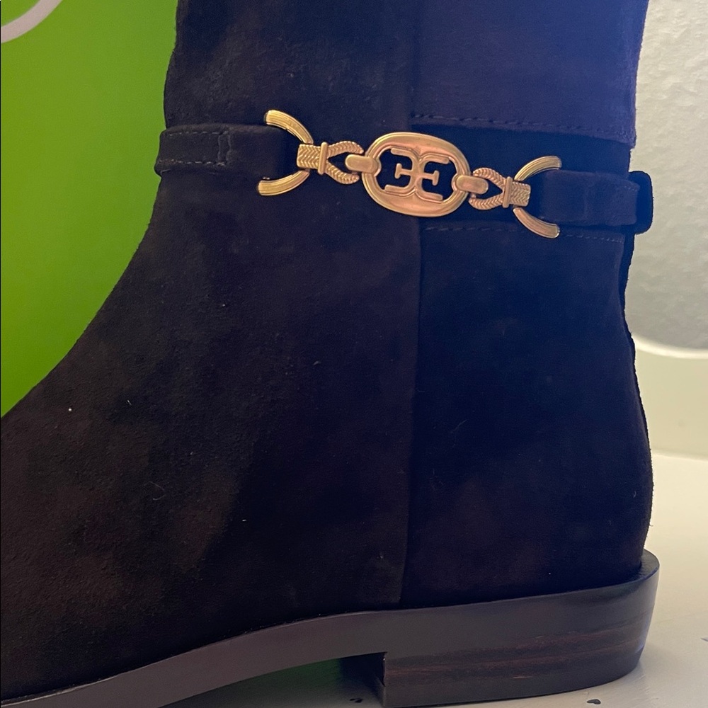 Sam Edelman Brown Leather Boots with Gold Chain Detail - Picture 3 of 4